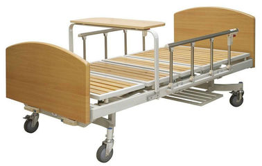 Mehrfunktionale manuelle geduldige Pflegeheim-Betten mit Seitenschienen