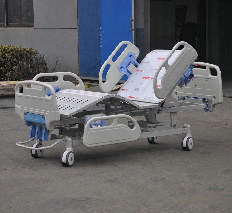 Faltendes Bett des Krankenhaus-ICU, manuelle Bezirk-Betten mit ABS Seitenschienen