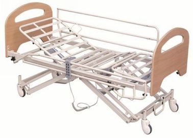 Emaillierte Stahlkonstruktions-Pflegeheim-Betten mit zusammenklappbaren Seitenschienen