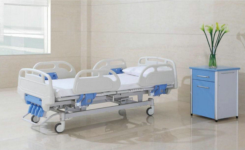 Faltbares manuelles Bett des Krankenhaus-ICU, Klinik-Bett für den kranken Notfall